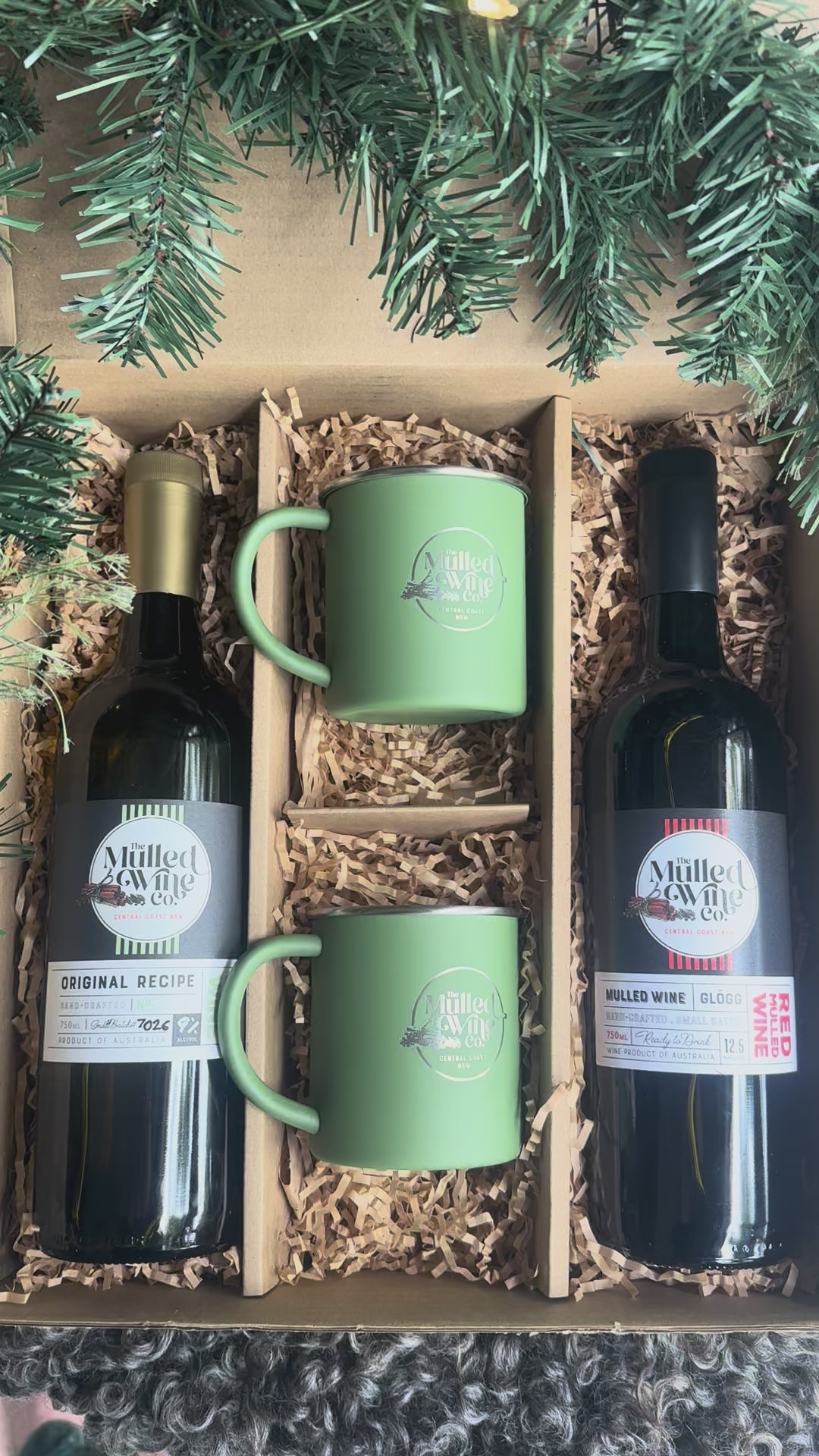Mulled wine gift box (2 x 750ml + 2 enamel cups)